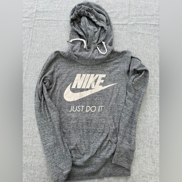 Nike Tops - Nike Women’s Long Sleeved Hooded Tee